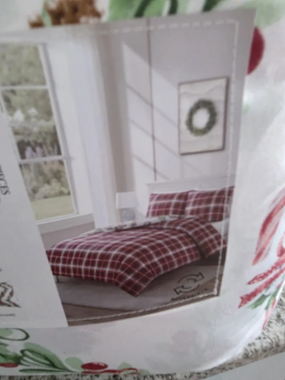WH Home Holiday Reversible Comforter Set in Red & Green